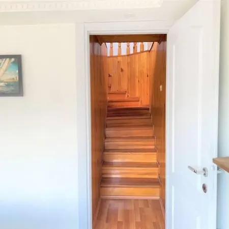 Wonder Homes- Spacious Dublex, 5br, 2ba, Terrace イスタンブール