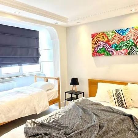 Wonder Homes- Spacious Dublex, 5br, 2ba, Terrace * イスタンブール