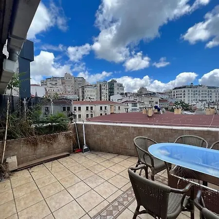 Wonder Homes- Spacious Dublex, 5br, 2ba, Terrace *