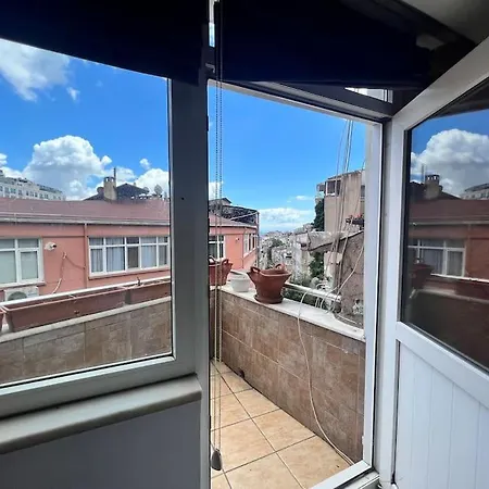 Apartment Wonder Homes- Spacious Dublex, 5br, 2ba, Terrace